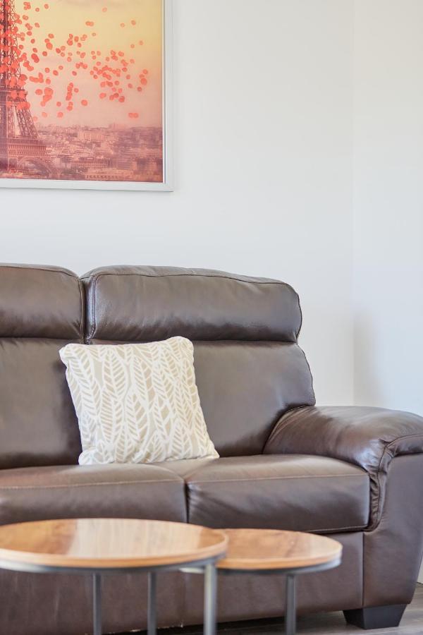Cosy,Modern And Relaxing 3 Bedroom House With Parking Manchester Bagian luar foto