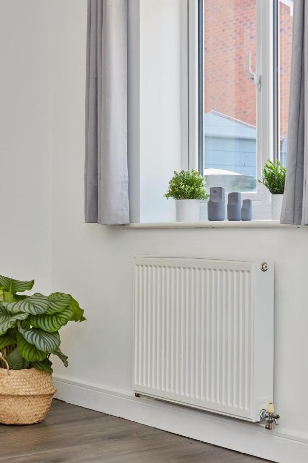 Cosy,Modern And Relaxing 3 Bedroom House With Parking Manchester Bagian luar foto