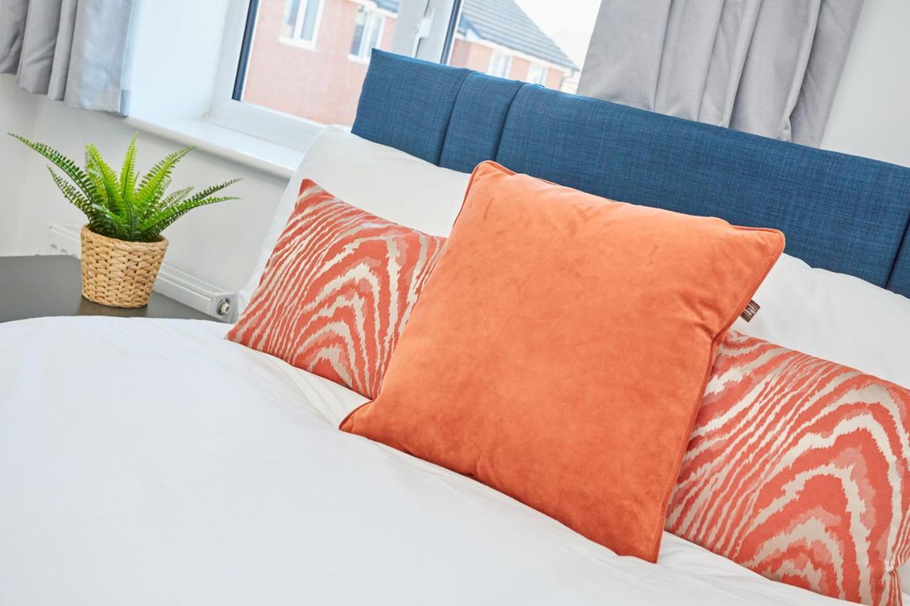Cosy,Modern And Relaxing 3 Bedroom House With Parking Manchester Bagian luar foto