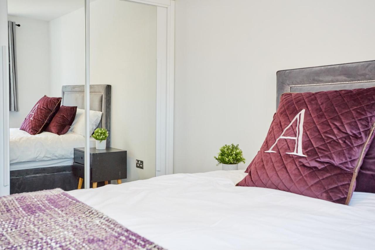 Cosy,Modern And Relaxing 3 Bedroom House With Parking Manchester Bagian luar foto